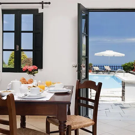Anthonas Apartments Aparthotel 3*
